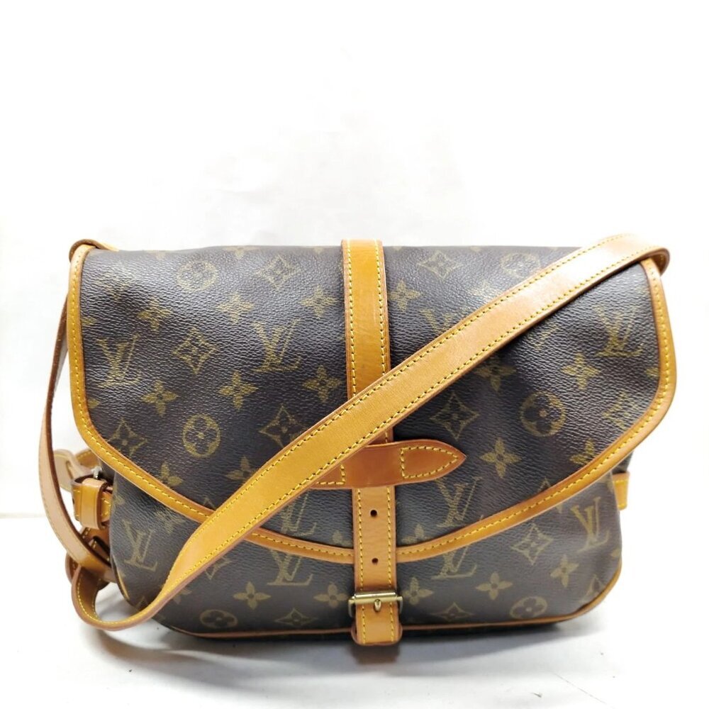 Louis Vuitton LV Crossbody bag Saumur 30 Brown Monogram 686-042525